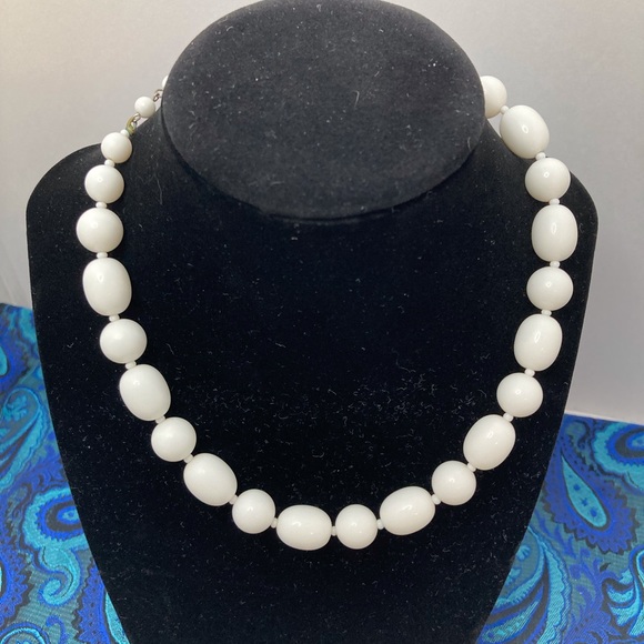 White Beaded Necklace - Picture 3 of 5